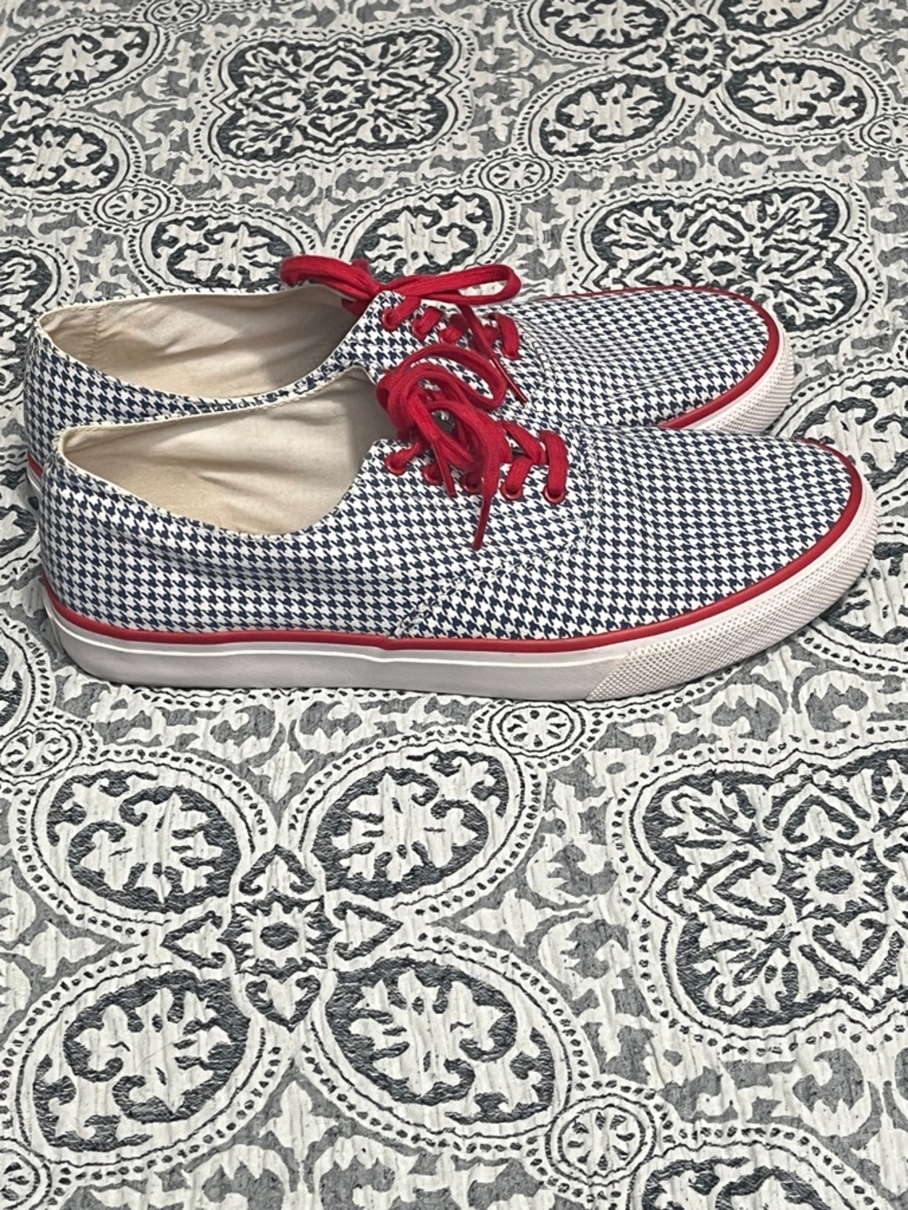 Sperry Top Sider Blue Houndstooth Sneakers with Red Laces Anti Slip 11.5